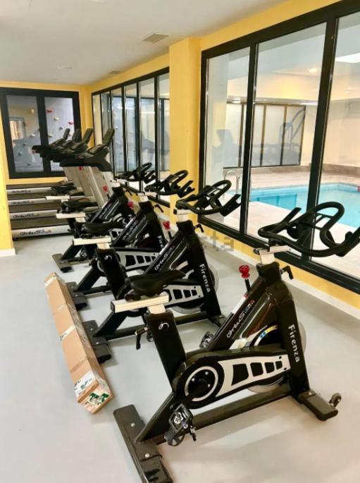 Estudios Homer Y Disney Con Piscina Olimpica Climatizada, Exterior,Gimnasio, Coworking, Netflix Y Wifi Gratis San Sebastián de los Reyes Exterior foto